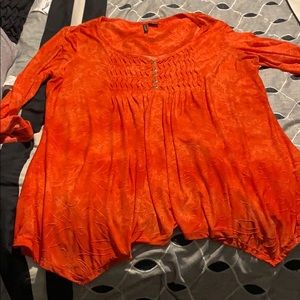 Three quarter sleeve top